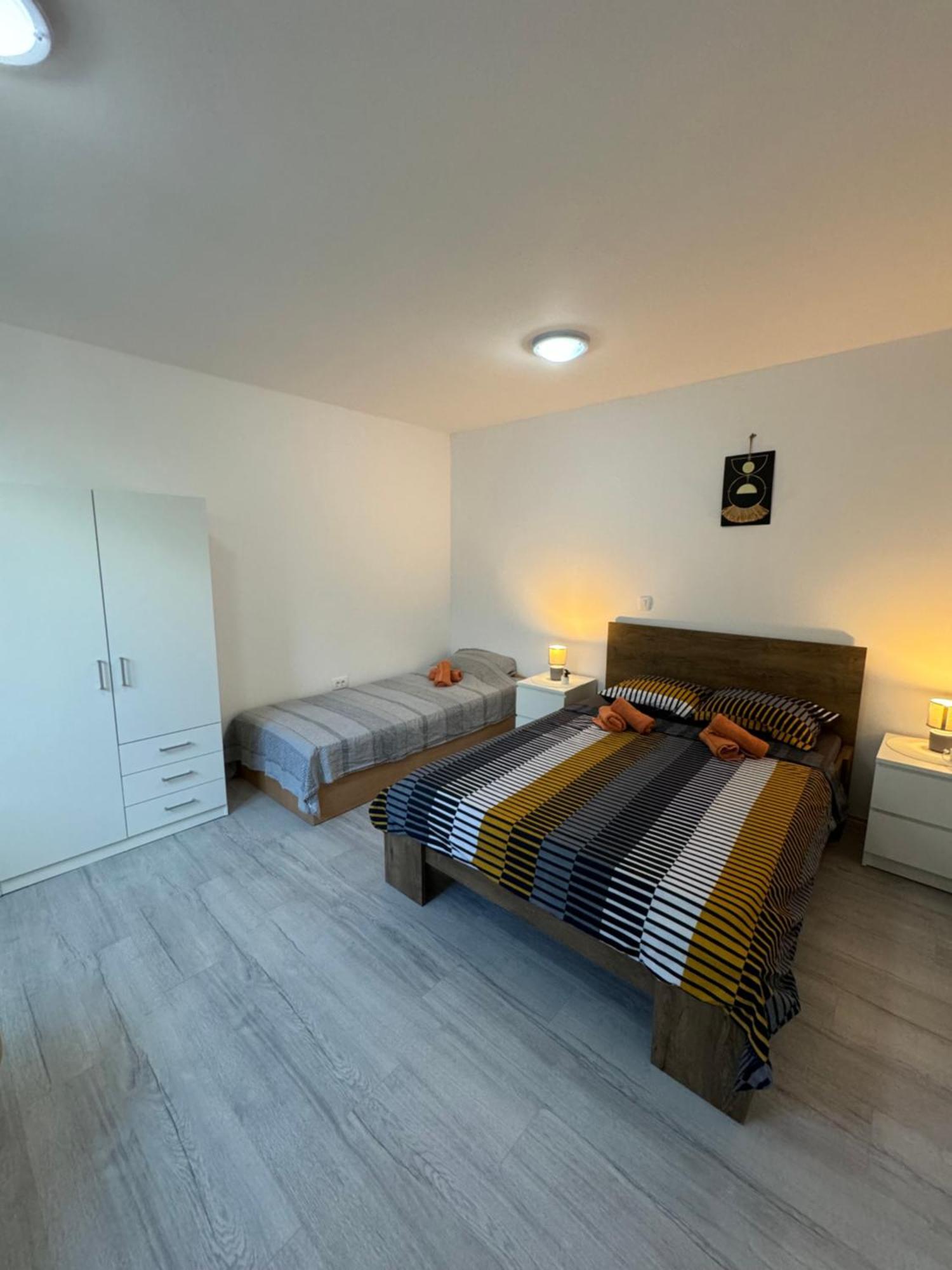 Apartman Laura Плоче Екстериор снимка
