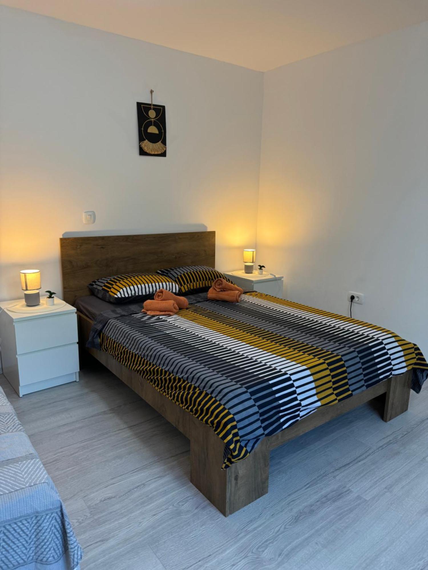 Apartman Laura Плоче Екстериор снимка